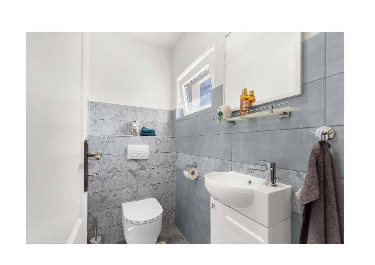 Villa Ventitre, Privatpool,Meersicht, Nahe Porec- Strand Neu Mugeba 0*,